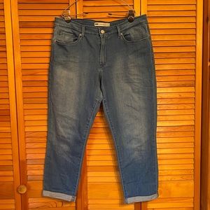 LEVI’S MID RISE SKINNY DENIM CAPRIS